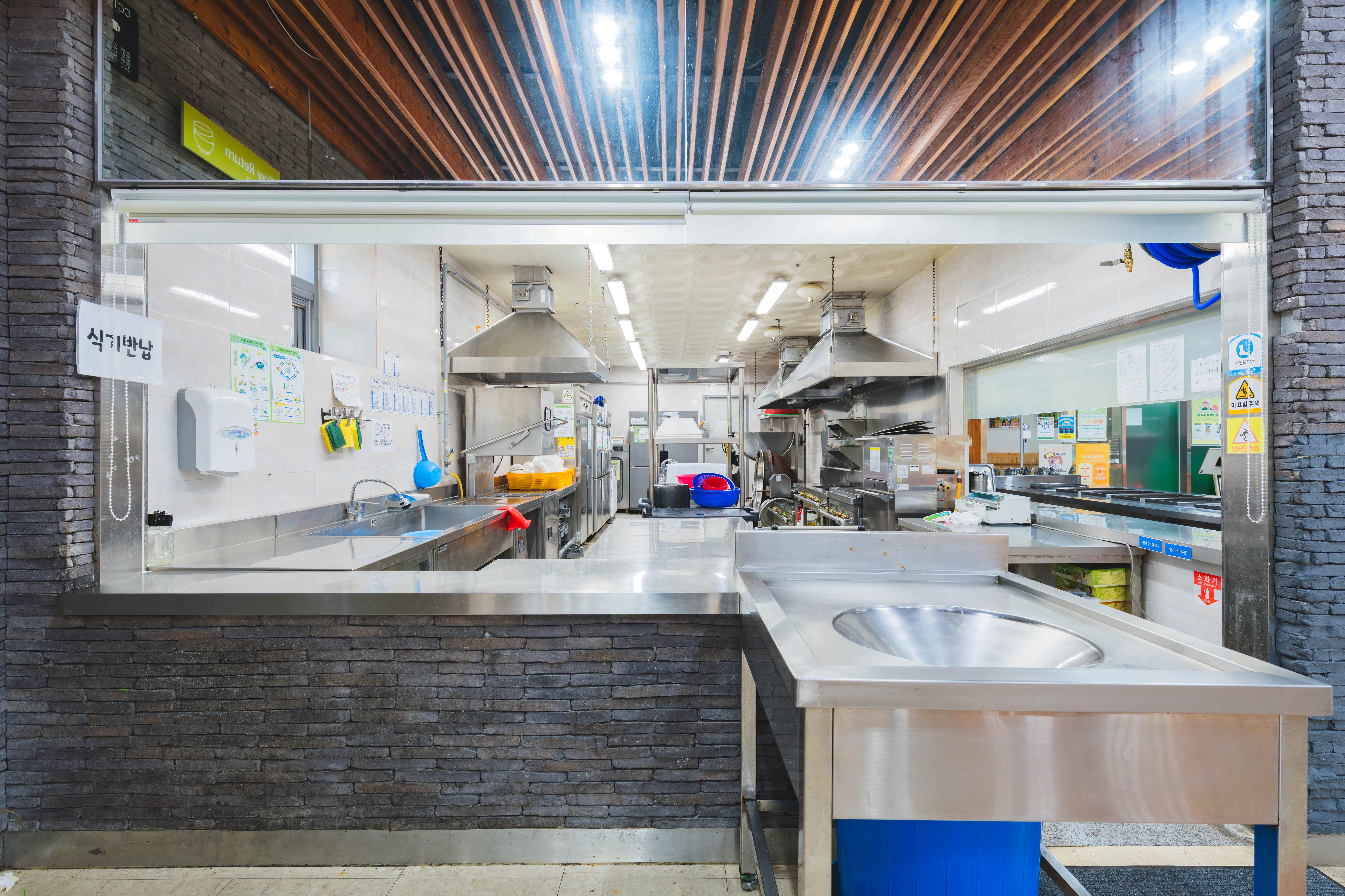식당 퇴식구.jpg