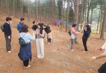 숲을 걷는 발바닥 여행